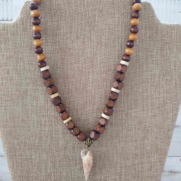 Shell necklace - Picture 2 of 3